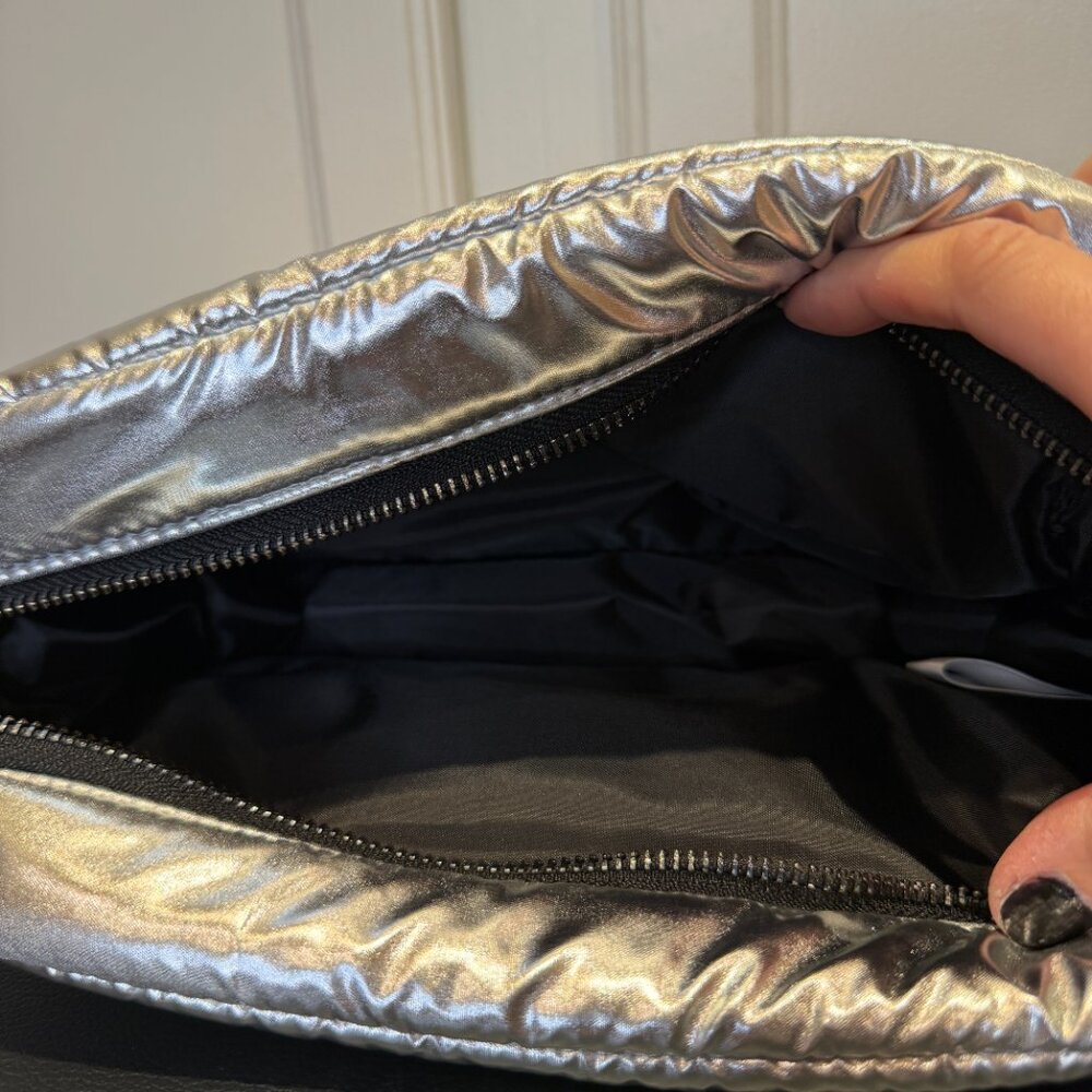 Brand New Moncler Parfums Metallic Silver Travel Case Pouch GWP - Picture 7 of 11